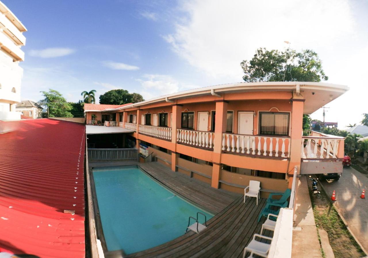 Uw Oasis Hotel La Ceiba Exterior photo